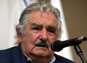 Mujica no quiere 'que Clarín o Slim se adueñen de comunicaciones en Uruguay'