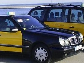 Taxistas catalanes llevaron a Centroeuropa a viajeros colgados por los controladores