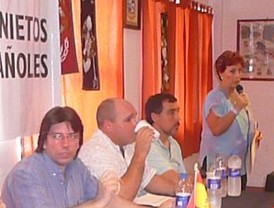 Miles de descendientes españoles comienzan los trámites para acceder a la nacionalidad