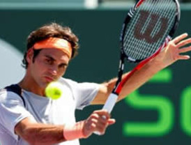 Federer vence a Stepanek y avanza a tercera ronda en Florida