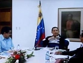 Publican nuevo video de Chávez en una reunión de trabajo