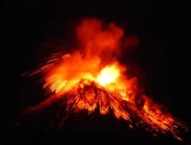 Chile: 71 personas evacuadas reactivación del volcán Llaima