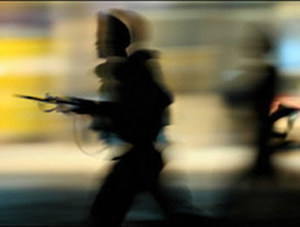 Fuerzas indias combaten aún en Bombay