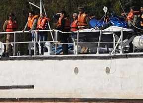 Hallaron a seis víctimas del naufragio en Zárate y queda un tripulante desaparecido