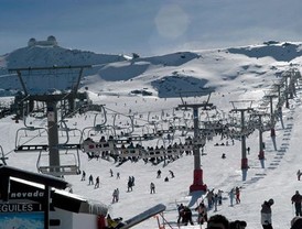 Sierra Nevada abre al público con 19,3 kilómetros esquiables