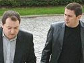 La cúpula de Batasuna la 'monta' en su comparecencia ante la Justicia