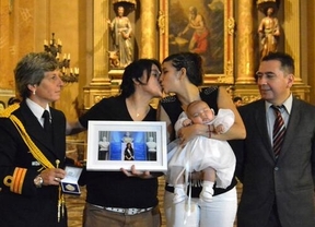 Con el madrinazgo de Cristina bautizaron a la hija del matrimonio de mujeres