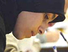 El Constitucional turco prohíbe el uso del velo en la universidad