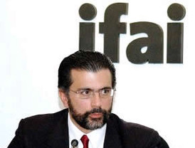 Que Instituto Federal de Acceso a Ia información “tenga atribución para proteger datos personales”