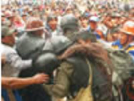 Violenta toma de la Prefectura de Potosí