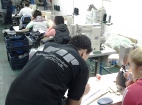 La AFIP detectó trabajo no registrado en tres fábricas de zapatillas