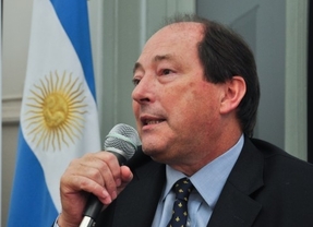 Sanz criticó a Milani y la "partidización de las Fuerzas Armadas"