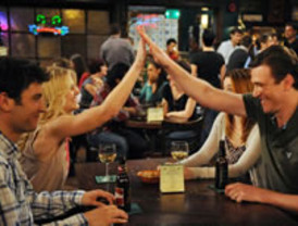 Y a la octava temporada llegó la madre: Ted Mosby conocerá por fin a su mujer