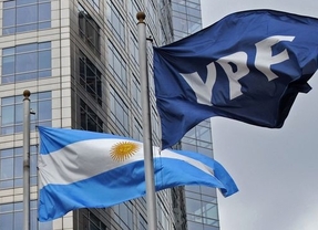 Para la Comisión Europea la expropiación de YPF a Repsol "complica" relaciones de la UE con Argentina
