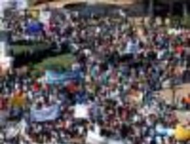 Se realizaron masivas marchas de repudio a la represión de Neuquén