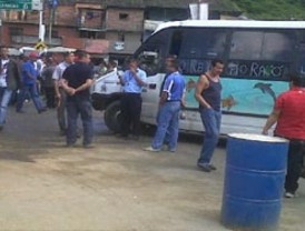 Transportistas protestan en Caricuao para exigir seguridad