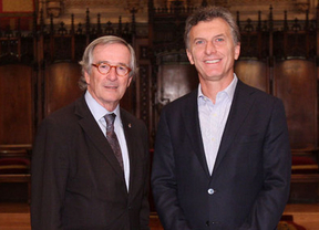 Macri fue recibido por el alcalde de Barcelona Xavier Trías 