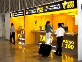 Resolverán en septiembre amparo de taxistas de AICM