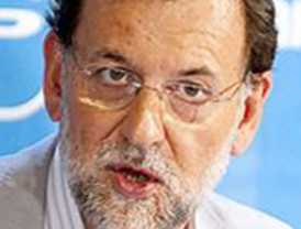 Rajoy arremete contra Zapatero: ha hecho 'el mayor recorte social' de la democracia