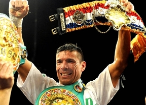 Maravilla Martínez le dio a Chávez una clase de boxeo y es el nuevo campeón del mundo