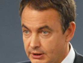 Zapatero defiende sus nuevas medidas económicas en el Comité Federal del PSOE