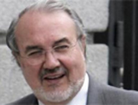 Solbes dice que 'no tiene nada que poner sobre la mesa'