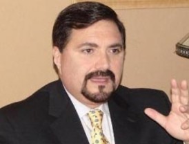 “Tenemos que pararle el trote al Chávez iracundo y al extremismo opositor como el de Alberto Federico Ravell'