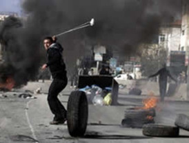 Palestinos se manifiestan e Israel sigue por séptimo día ataques en Gaza