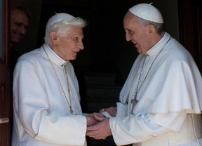 Por primera vez en la historia, dos papas conviven en el Vaticano