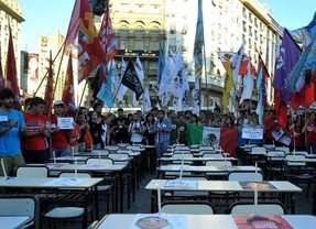 Jóvenes argentinos pidieron justicia por los estudiantes mexicanos desaparecidos