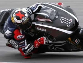 Jorge Lorenzo concluyó los primeros entrenamientos de la temporada 2011