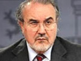 Solbes habla de 'fase de bajada del ciclo' y dice que podemos ser 'razonablemente optimistas'