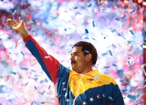 Maduro comparó la "democracia" de twitter con la dictadura 