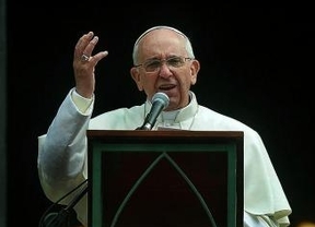 El Papa Francisco afirmó que mirar hacia otro lado ante los pobres no es un comportamiento cristiano