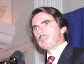 Aznar recuerda a dos personas 