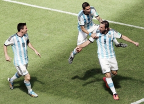 Argentina se impone por uno a cero ante Bélgica al término del primer tiempo