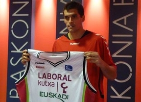 Mainoldi se presentó en el Laboral Kuxta