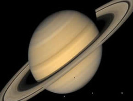 Oxígeno y dióxido de carbono en atmósfera de una luna de Saturno