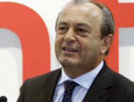 El consejero Marcano denuncia en el Parlamento una trama de 'acoso' del PP contra el Gobierno