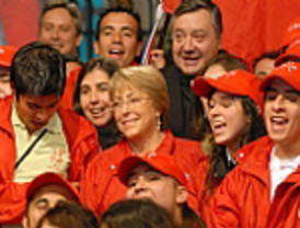 La FECH invita a Bachelet