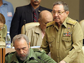 Castro permite la telefonía celular en Cuba