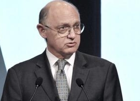 El canciller Timerman presentó su renuncia como socio de la AMIA