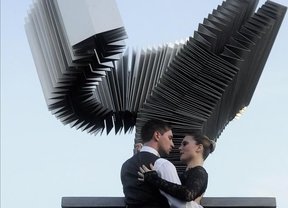 Argentina entrega a la ciudad de Medellín una réplica de la escultura 'Homenaje al Tango'