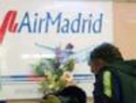 Air Madrid 'se retira' antes de su inminente cierre y acusa a Fomento de 