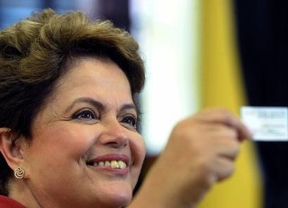 Dilma ganó y exhortó a los brasileños a "encontrar puntos en común" para hacer "avanzar" al país