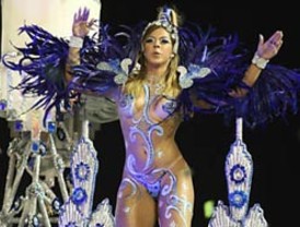 Una multitud salió a las calles de Río para celebrar el carnaval