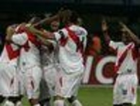 Perú pasó por encima a Uruguay y lo derrotó 3-0