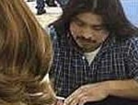 Algunos extranjeros se van de España mientras los españoles vuelven