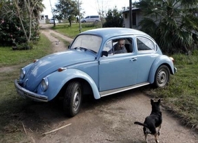 Mujica estudia una oferta de un millón de dólares por su viejo Volkswagen