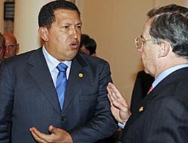 Chávez y Uribe protagonizan un fuerte altercado
